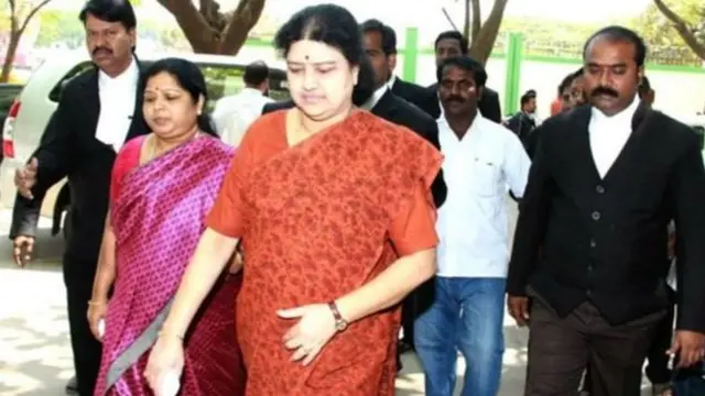 शशिकला, एआईएडीएमके