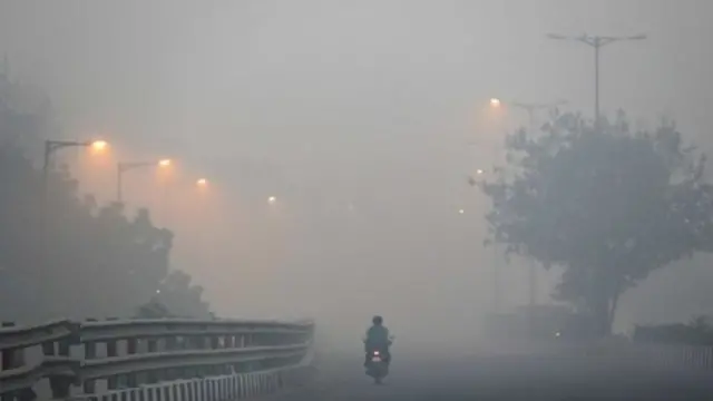 The US embassy in Delhi said its air pollution index late on Sunday had breached the "hazardous" upper limit level of 500, at which it stops measuring levels of particulate matter.