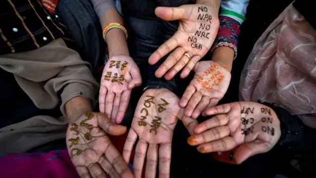 'मुस्लिम शरणार्थी सीएए का लाभ लेने के लिए ईसाई बने'