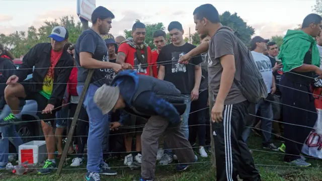 Asistentes al concierto del Indio Solari