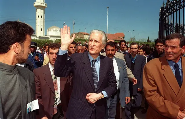 مسيرة أحمد طالب الإبراهيمي من جمعية العلماء المسلمين إلى وزارة الخارجية الجزائرية