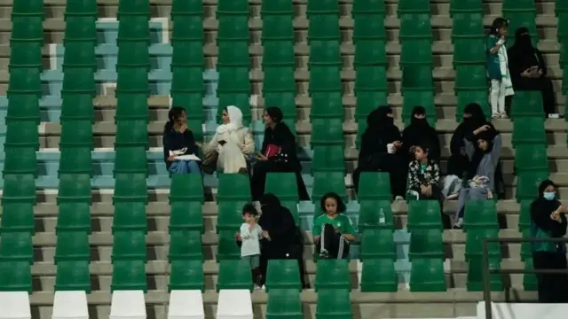 لیگ حرفه‌ای زنان فوتبال عربستان سعودی تماشاگران زیادی ندارد