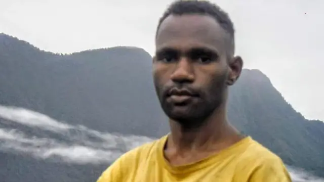 Ones di kampung asalnya.