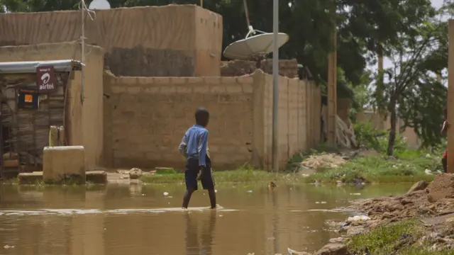 Toujours selon Ocha, plus de 9.000 habitations et 31 écoles se sont effondrées dans tout le pays.