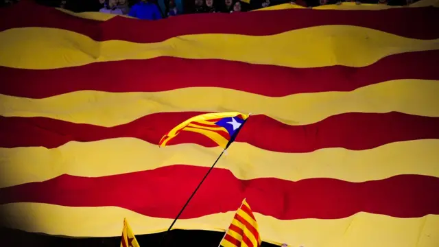 Banderas en el estadio Camp Nou.