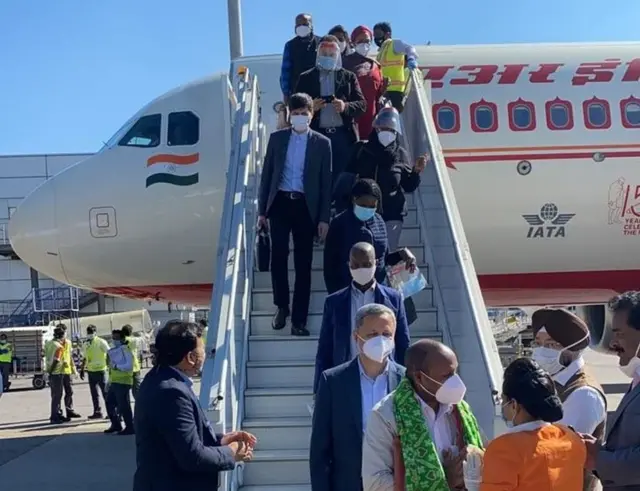విదేశీ రాయబారుల బృందం