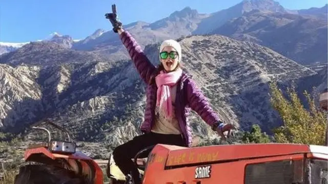 श्रृङ्खला खतिवडा