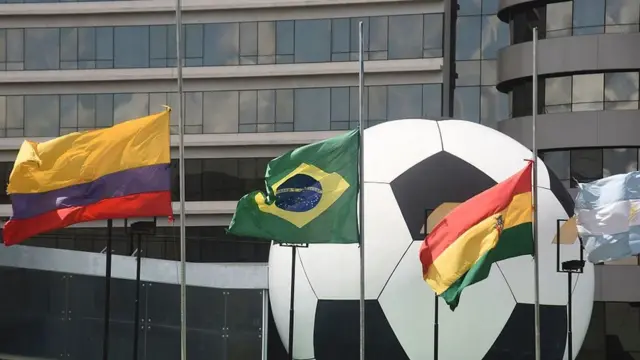 Banderas de selecciones sudamericanas