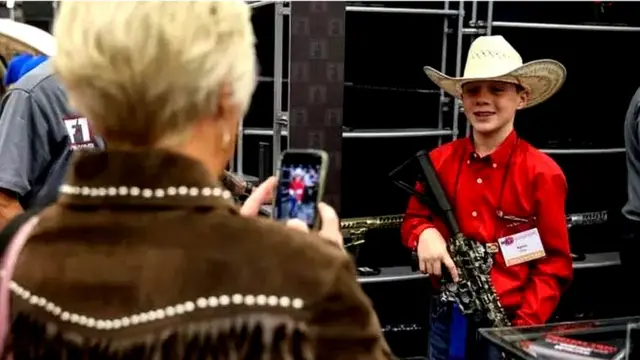 ਜਨਵਰੀ 2019 ਤੋਂ ਅਪਰੈਲ 2021 ਦੇ ਵਿੱਚ ਤਕਰੀਬਨ 75 ਲੱਖ ਅਮਰੀਕੀ ਲੋਕਾਂ ਨੇ ਪਹਿਲੀ ਵਾਰ ਬੰਦੂਕ ਖ਼ਰੀਦੀ ਹੈ।