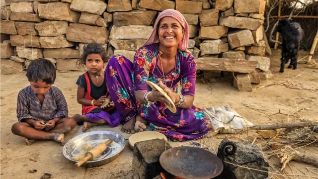 உலக மகளிர் தினம்: வரலாறும், நிதர்சனமும்