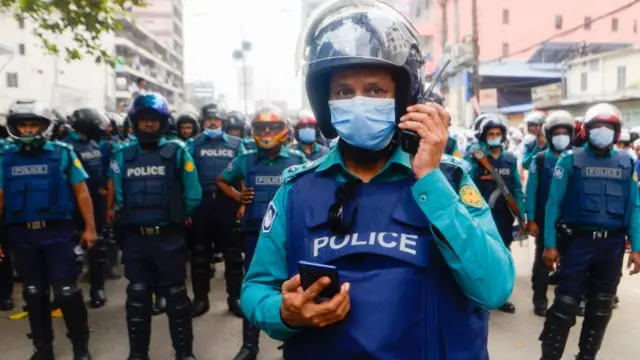 মাদারীপুরের কালকিনিতে পুলিশকে রাজনৈতিক স্বার্থে ব্যবহারের অভিযোগ উঠেছে