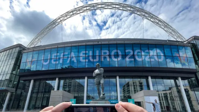Fachada estadio de Wembley.