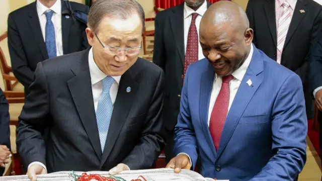 Umunyamabanga mukuru wa ONU, Ban ki Moon, igihe yari mu Burundi