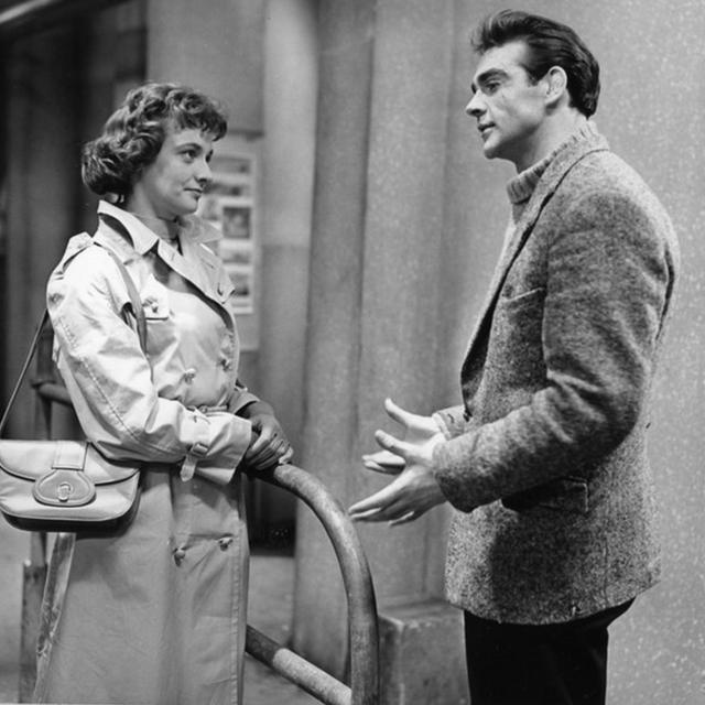 Jacqueline Hill e Sean Connery em 1957 na produção da BBC, Blood Money