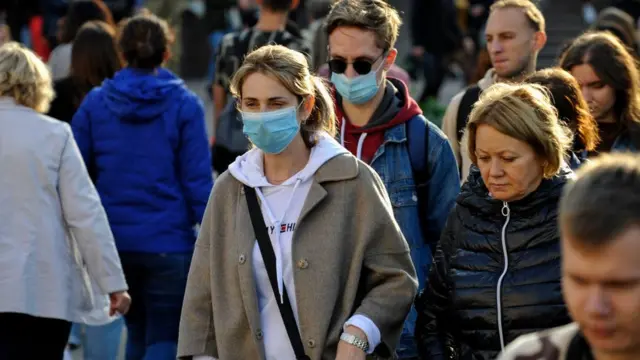 Як прокремлівські ЗМІ просувають російську вакцину в Україні