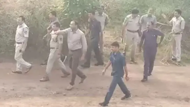 காவல்துறையினர்