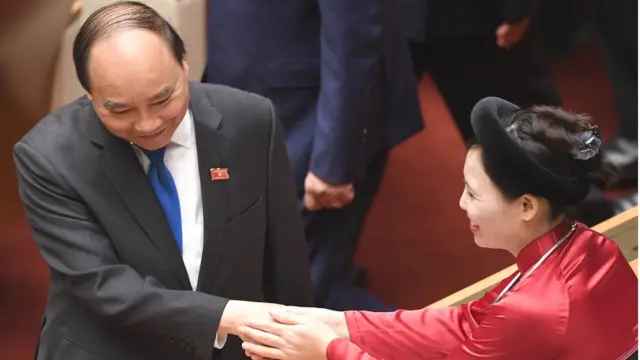 Thủ tướng Việt Nam (trái) Nguyễn Xuân Phúc
