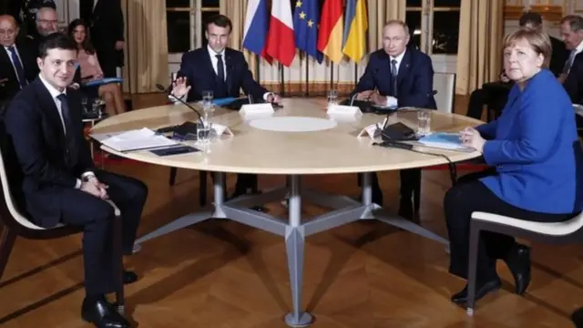 ပဲရစ်မြို့မှာ ဒီဇင်ဘာ ၉ ရက်နေ့က မျက်နှာချင်းဆိုင် တွေ့ခဲ့