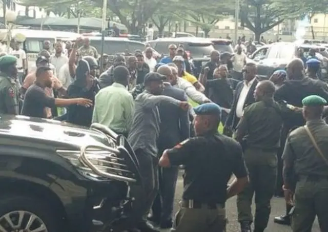 Front of Akwa Ibom State House of Assembly on Tuesday wen di govnor land