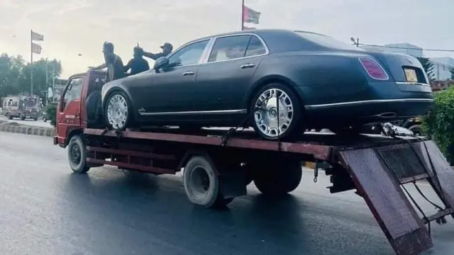 گاڑی، کسٹمز