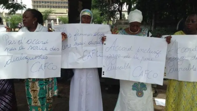 Des femmes congolaises manifestent pour pousser l'opposition et le pouvoir à trouver un accord sous l'égide du clergé