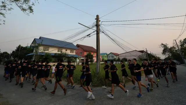 ภาคบ่ายในโรงเรียนกวดวิชาเตรียมทหารคือวิชาพละ