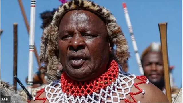 Won de ade fun Oba Zulu tuntun