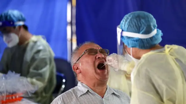 చైనాలో కరోనా పరీక్షలు