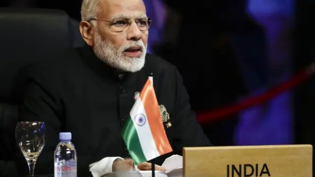 नरेंद्र मोदी