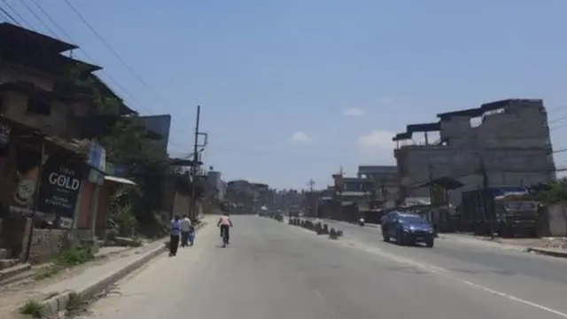 लामो समयदेखि लडकाउनका कारण व्यापार व्यवसाय लगभग ठप्प छन्