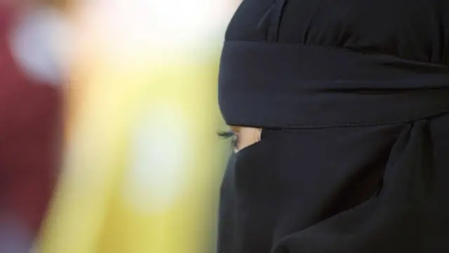 महिलाएं