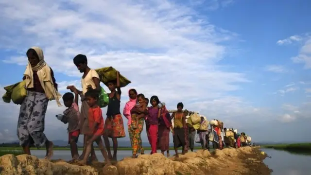 ဘင်္ဂလားဒေ့ရှ်ကို သိန်းချီထွက်ပြေးခဲ့ရတဲ့ ရိုဟင်ဂျာ ဒုက္ခသည်တွေ