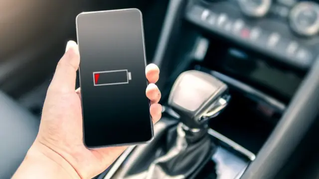 બૅટરી કેટલી વપરાય છે તેના પર પણ ધ્યાન આપવાની જરૂર છે