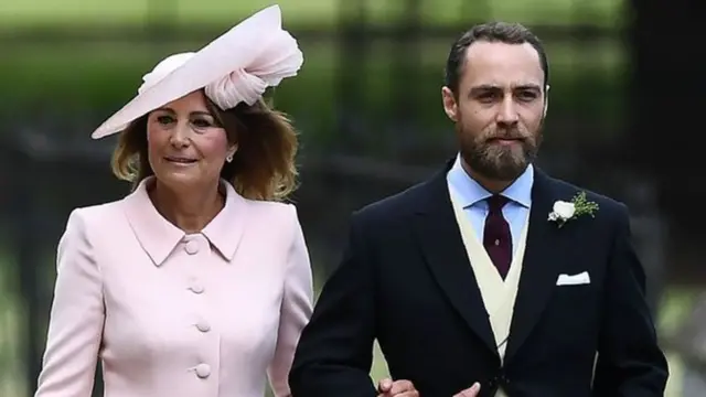 जेम्स, कैरोल मिडल्टन.