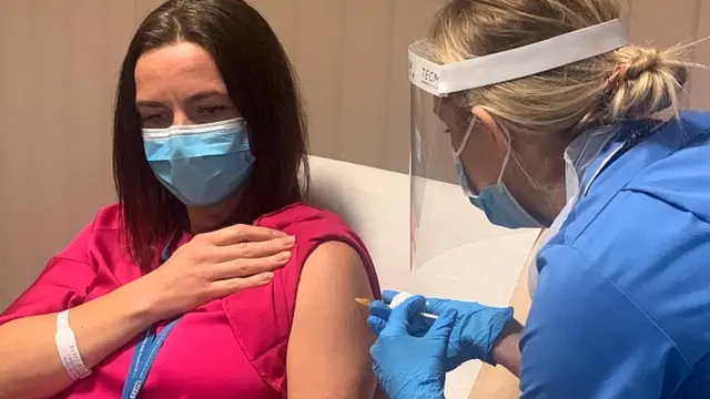 વૅક્સિનની ટ્રાયલ