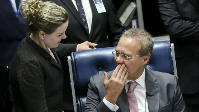 A senadora Gleisi Hoffman e o Presidente do Senado, Renan Calheiros, durante reunião para eleição da comissão que analisará a admissibilidade do pedidosorteio lotofacil ao vivoimpeachmentsorteio lotofacil ao vivoDilmasorteio lotofacil ao vivo2016