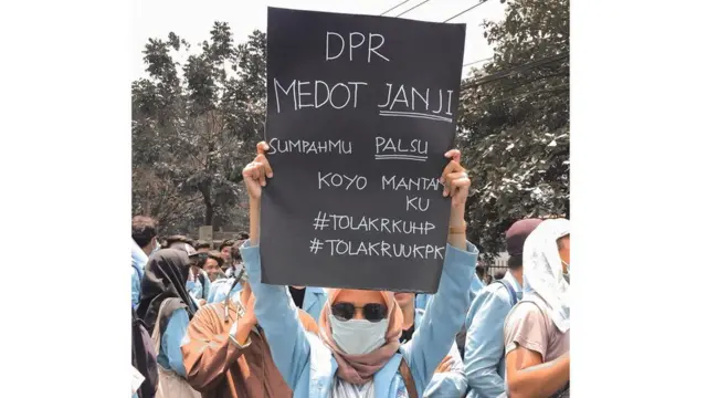 demo mahasiswa, rkuhp, revisi uu kpk, demonstrasi, dpr, jokowi