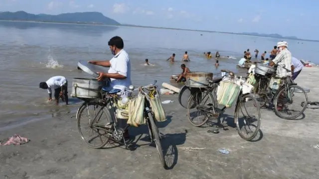 আসামের চরাঞ্চলের মানুষজন