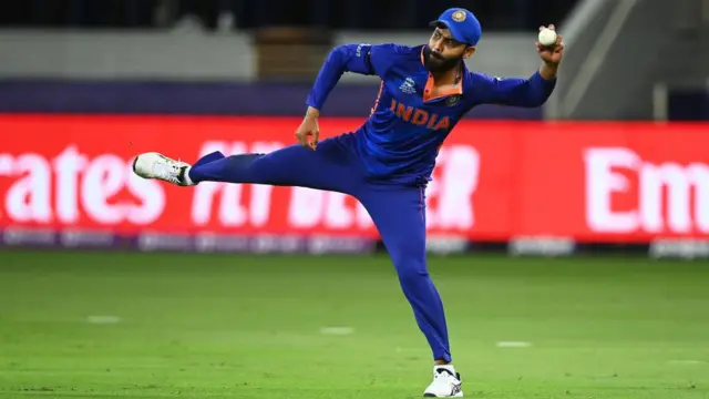 રણજી ટ્રોફી રમે તે અગાઉ તો તે દેવધર ટ્રૉફીમાં રમ્યા અને એ જ વર્ષે પાકિસ્તાન ગયેલી ભારતની અંડર-19 ટીમમાં પણ તેને સ્થાન મળી ગયું