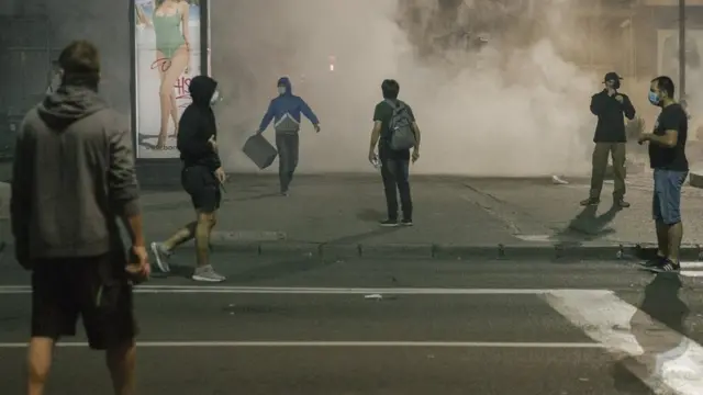 Ранения получили как сотрудники полиции, так и демонстранты