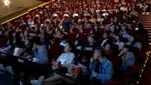 Khung cảnh một buổi chiếu phim của VFF 2018