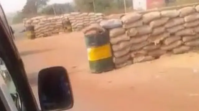 Ihe onyoonyo ahụ gosiri 'Check point' ebe ndị uweojii na-anọ eme ọrụ nchekwa