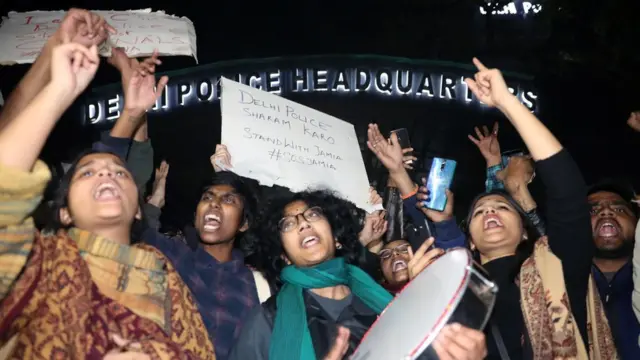 દિલ્હી પોલીસના હેડ ક્વાર્ટર્સ ખાતે પ્રદર્શન