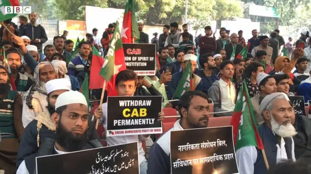 पाकिस्तान से आए हिंदू शरणार्थी बोले, 'आज होली-दिवाली से भी बड़ा दिन'