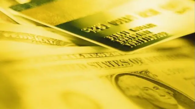 Kreditna kartica i gotovina