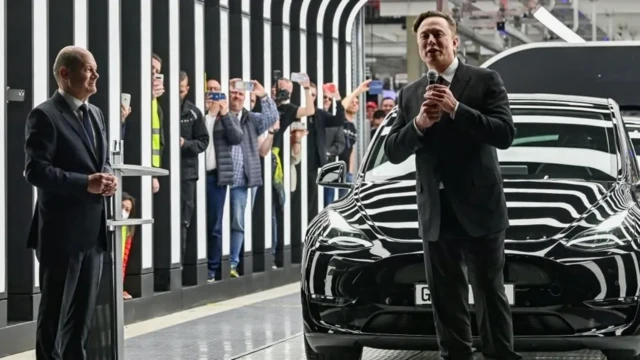 Elon Musk đã đầu tư mạnh mẽ vào nhà máy Tesla ở châu Âu gần Berlin.