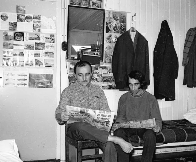 "Yurda yeni koydukları sigara otomatını bir tek Bahri abi kullanmayı biliyordu. Öyle saygı duyuyorduk ki kendisine, adını Profesör koyduk."