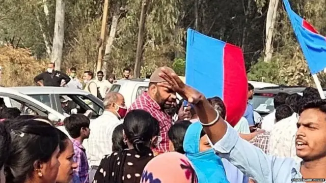 ਬੱਚੀ ਨਾਲ ਹੋਏ ਹਾਦਸੇ ਮਗਰੋਂ ਇਲਕੇ ਦੇ ਸੈਂਕੜੇ ਲੋਕ ਇਕੱਠੇ ਹੋ ਗਏ