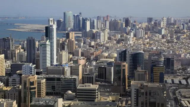 تعرف على البلد الخليجي "الثاني عالميا" في تعزيز المستقبل الوظيفي للوافدين