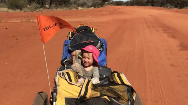 一岁的摩根很快就适应野外生活。